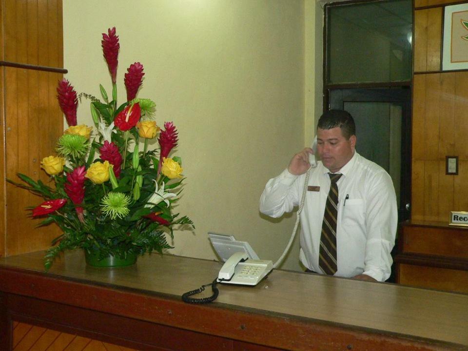 Yagrumas Hotel San Antonio de Los Banos Kültér fotó